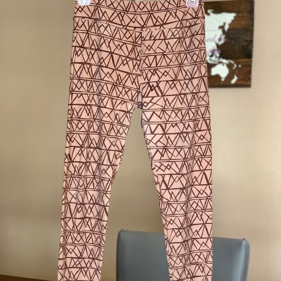Mountain Patterned LuLaRoe Leggings! - Picture 1 of 2